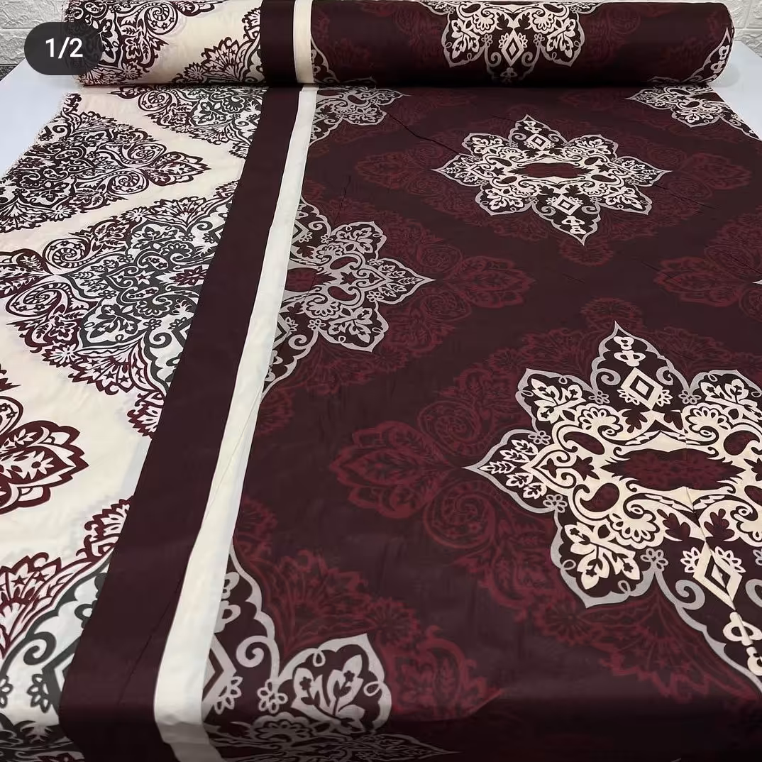 پارچه زمینه زرشکی