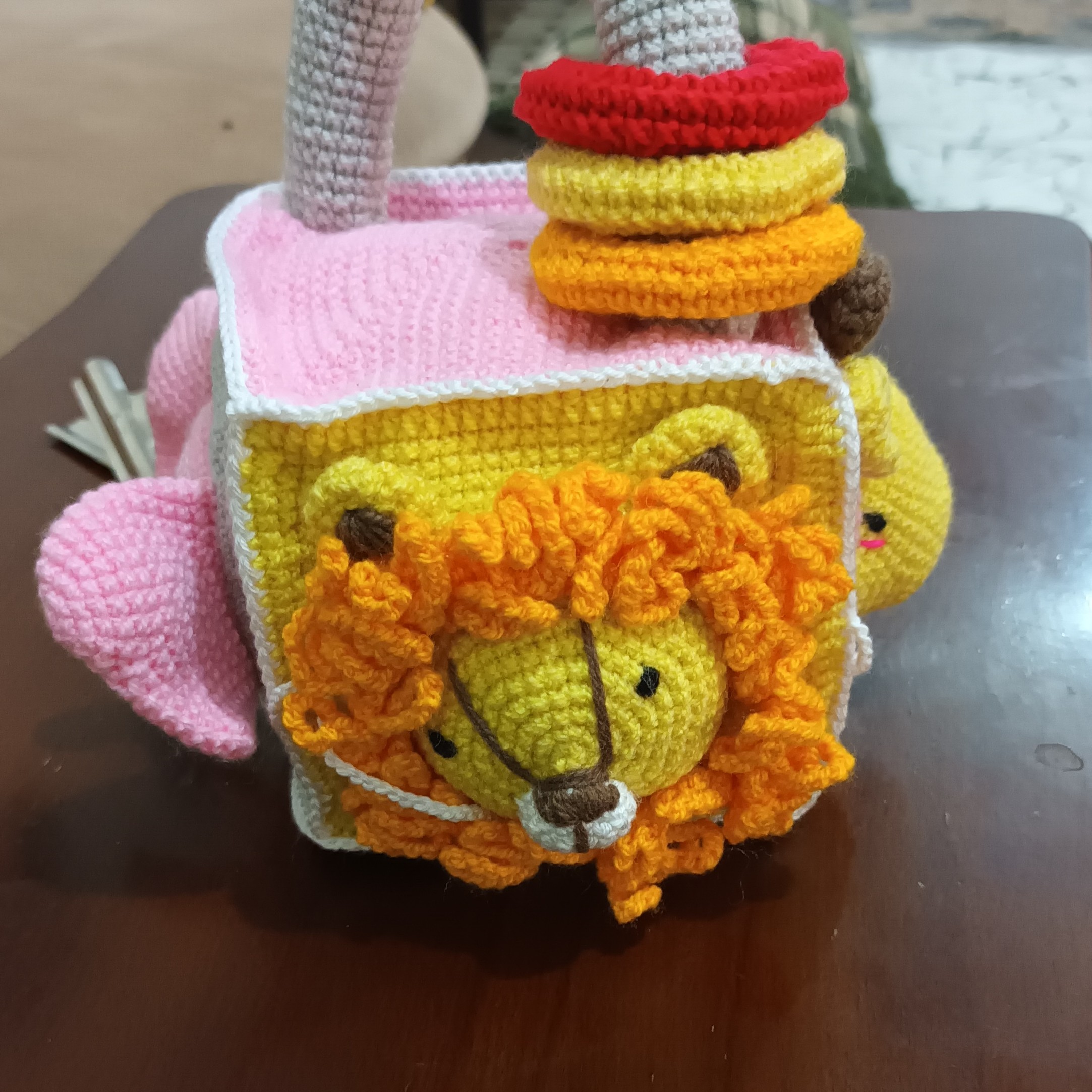 مکعب هوش بافته شده با کاموای ایرانی با کیفیت مناسب برای کودکان