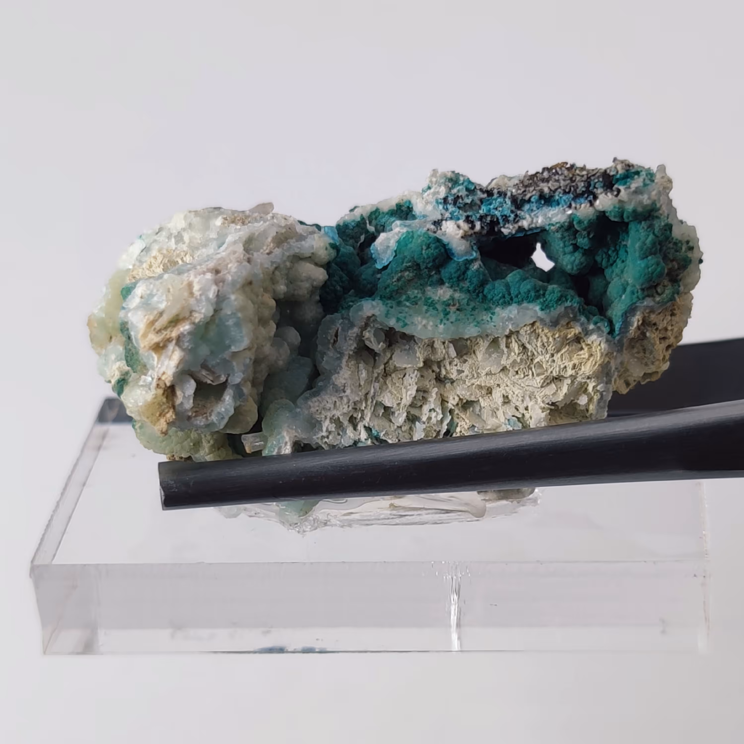 سنگ روزاسیت بر بستر همی مورفیت معدنی مکزیک