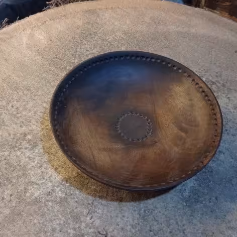 ظرف سرو گرد پایه دار تراش منفی کار دست طرح دار تک ساخت آب گریز