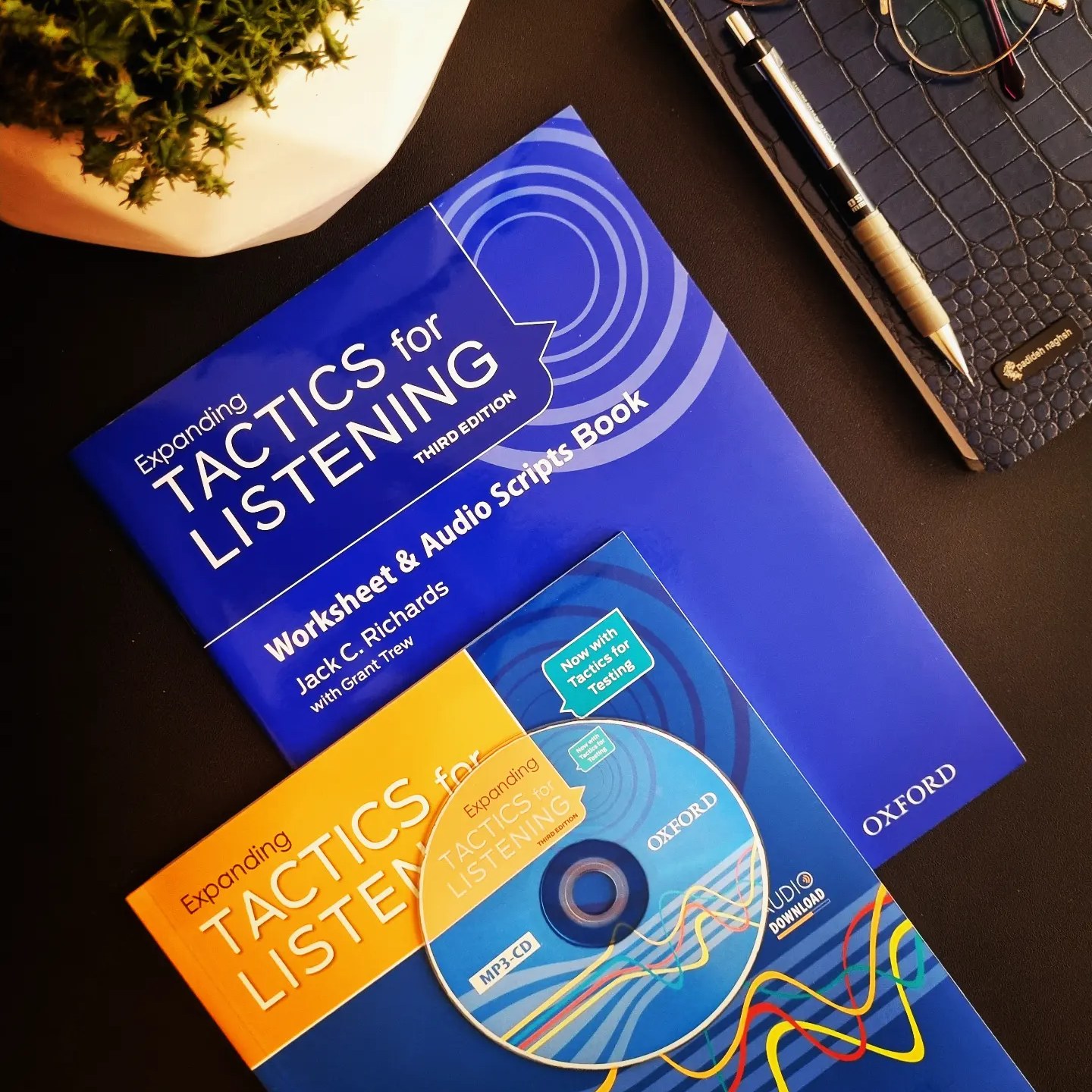 Expanding Tactics for Listening 3rd Edition (کتاب اکسپندینگ تکتیکس فور لیسنینگ ویرایش سوم)، قطع رحلی (بزرگ) و دو جلدی