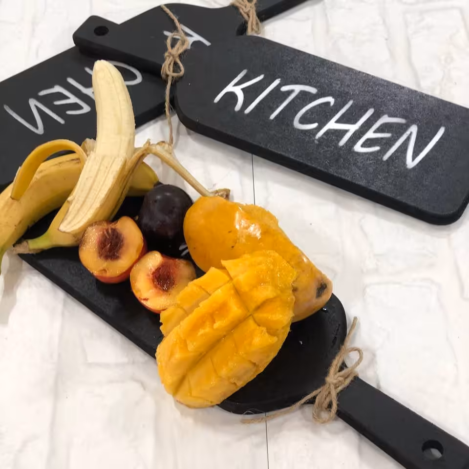 تخته سرو وآویز آشپزخانه  جنس چوب ضد خش وقابل شست وشو