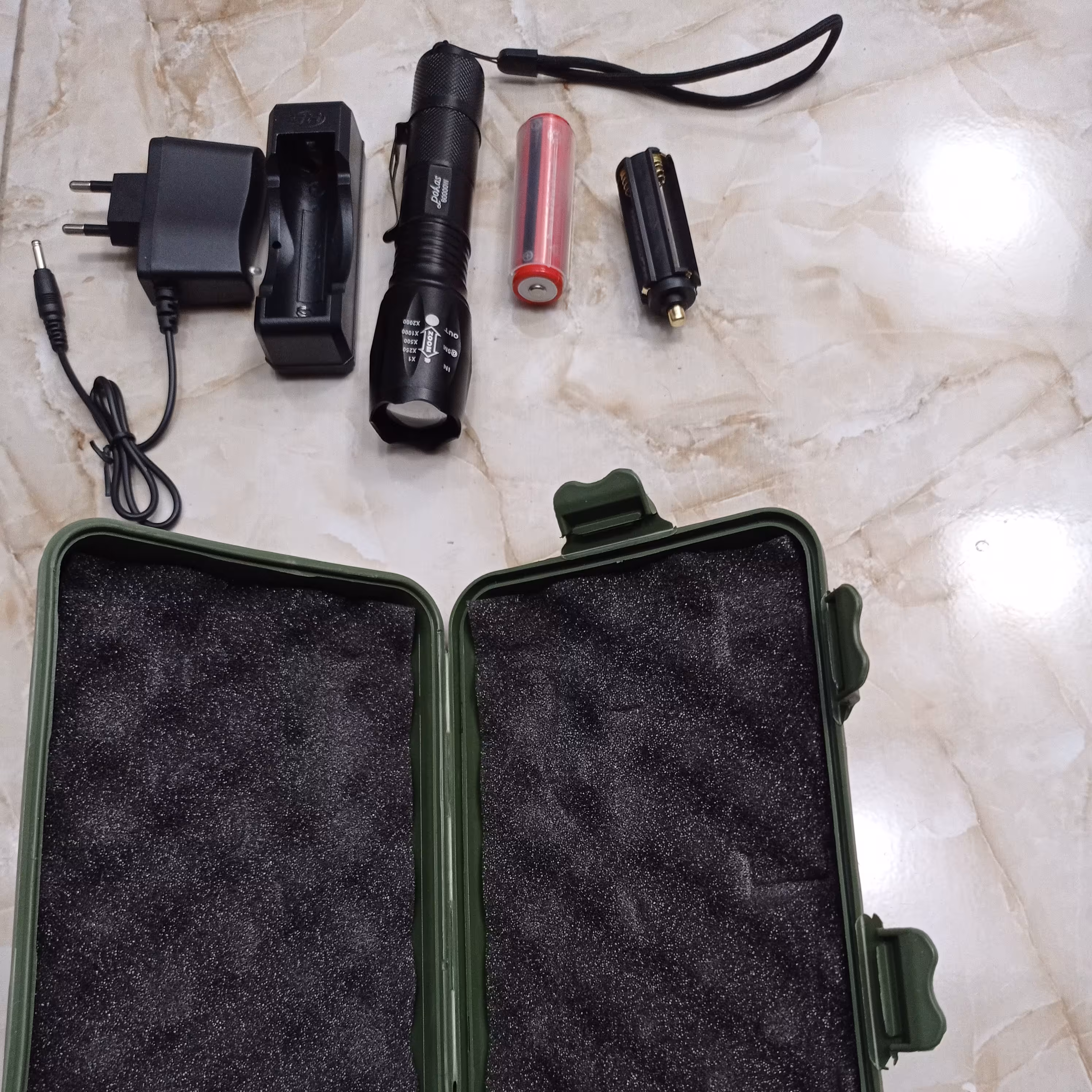 چراغ قوه شارژی و باطری خور پلیسی