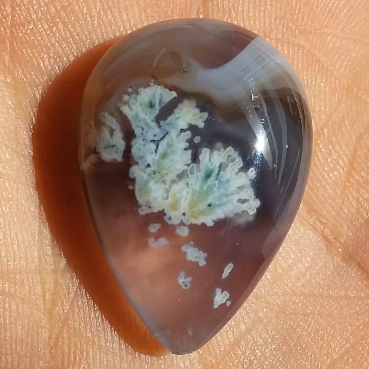 نگین شجر شکوفه هفت زمینه سوسنی تراش فانتزی خوش رنگ شاهکاار خلقت و تکرار نشدنی پولیش آینه ای
