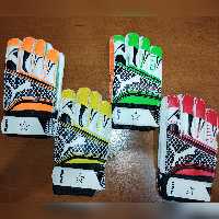 دستکش دروازه بانی پسرانه فنردار سایز4 طرح puma کد 90