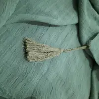 شال سبز  تک رنگ نخی تسلا منگوله دار