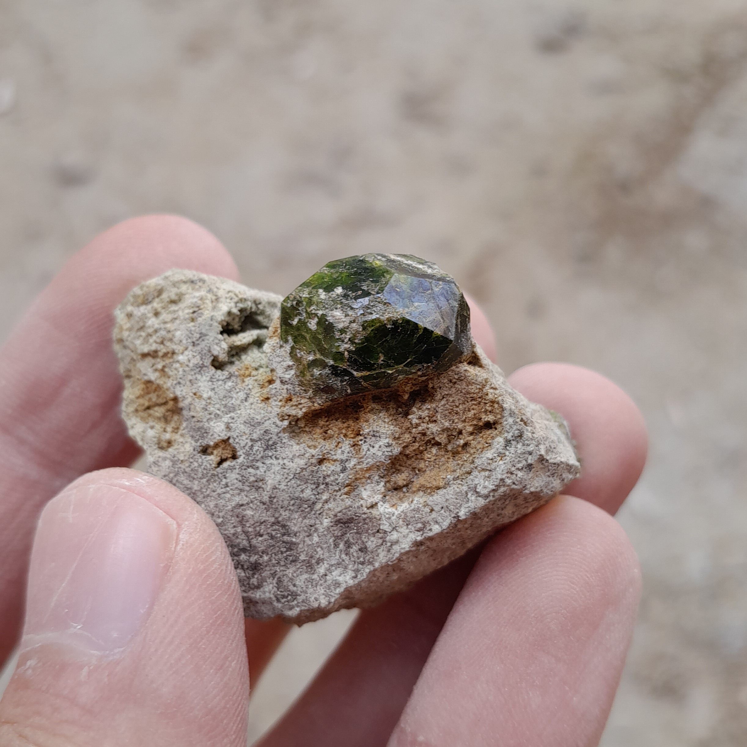 سنگ راف گارنت کد 378