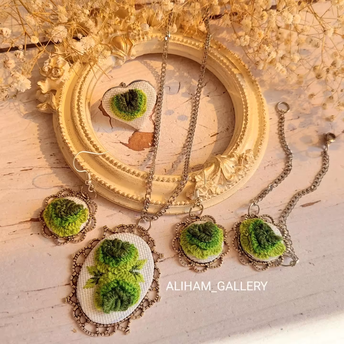 زیورآلات گلدوزی