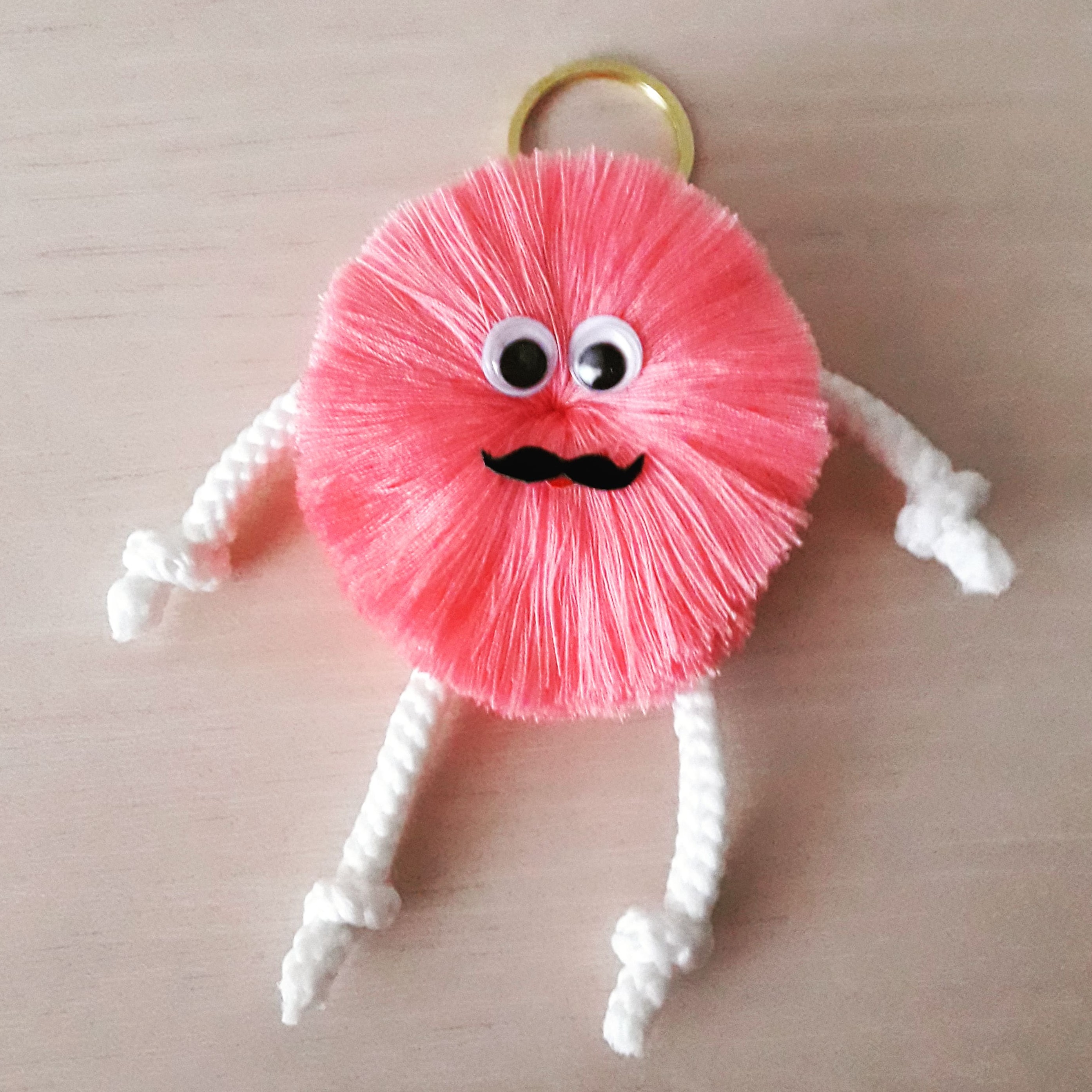 دسته کلید مناسب برای استفاده به عنوان آویز کیف و کوله پشتی و آینه خودرو ودسته کلید