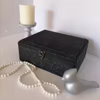 باکس چوبی مشکی