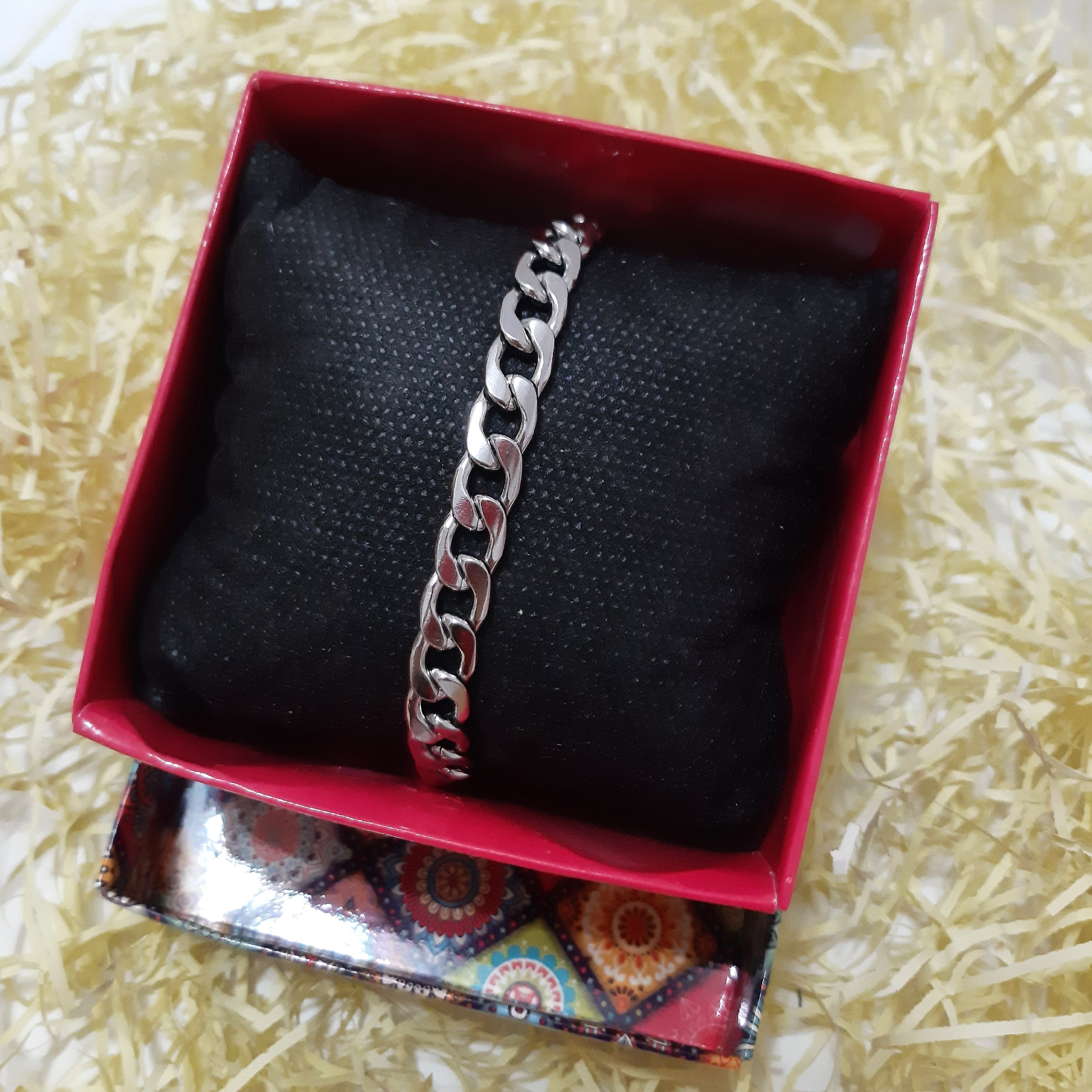 دستبند کارتیر اصل رنگ ثابت