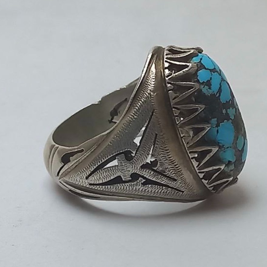 انگشتر با سنگ فیروزه نیشابوری و رکاب نقره 92.5 کار دست 