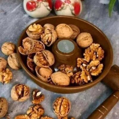 گردو شکن سنتی طرح چوب