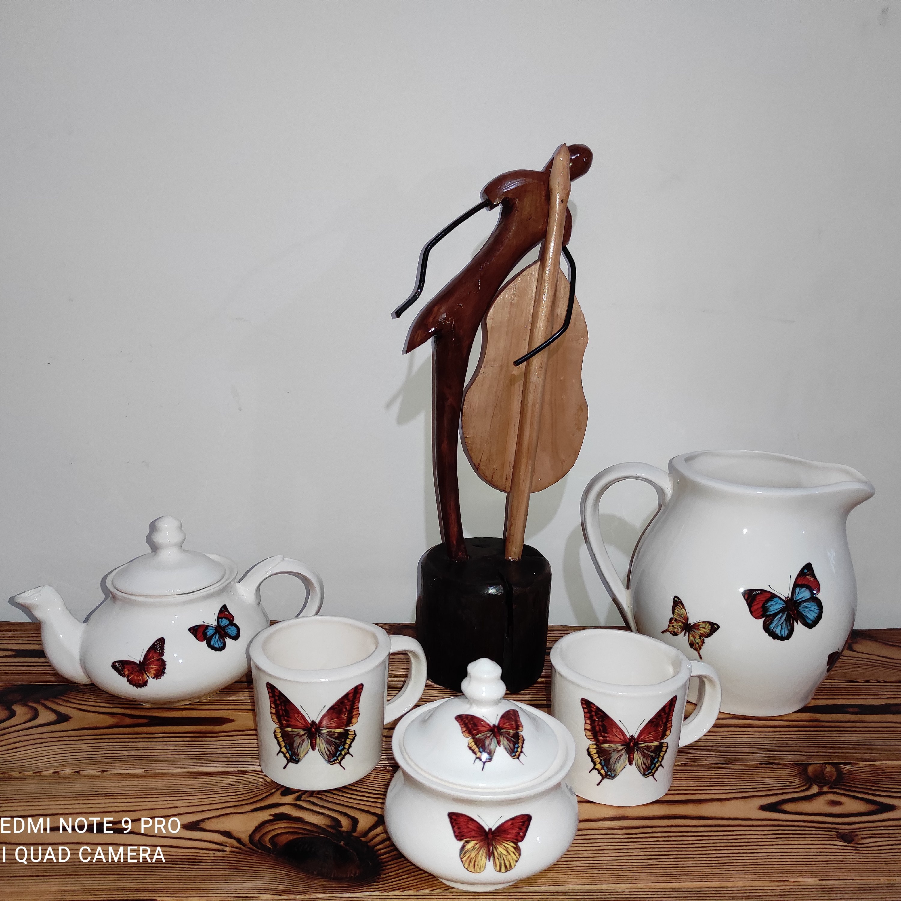 سرویس سرامیکی طرح پروانه قابل اجرا روی ظروف مورد نظر شما