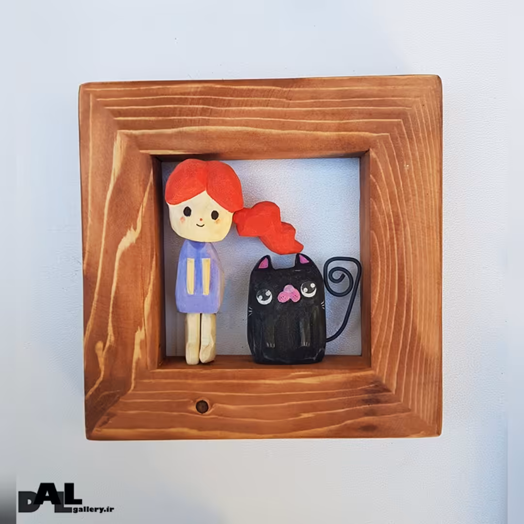 قاب چوبی دختر و گربه  پیکرتراشی شده تزیینی دست ساز (دستساز ) دکوری 
