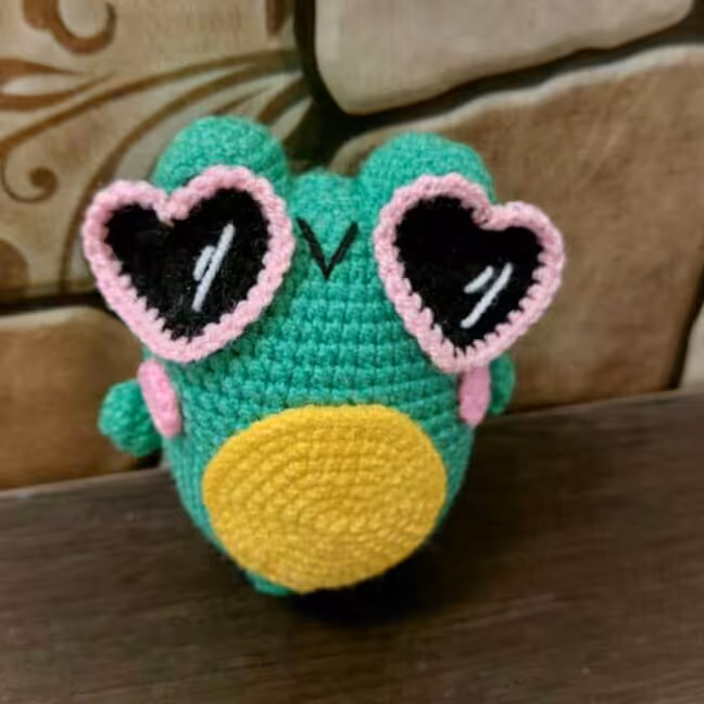 عروسک قورباغه  عاشق .بافتنی