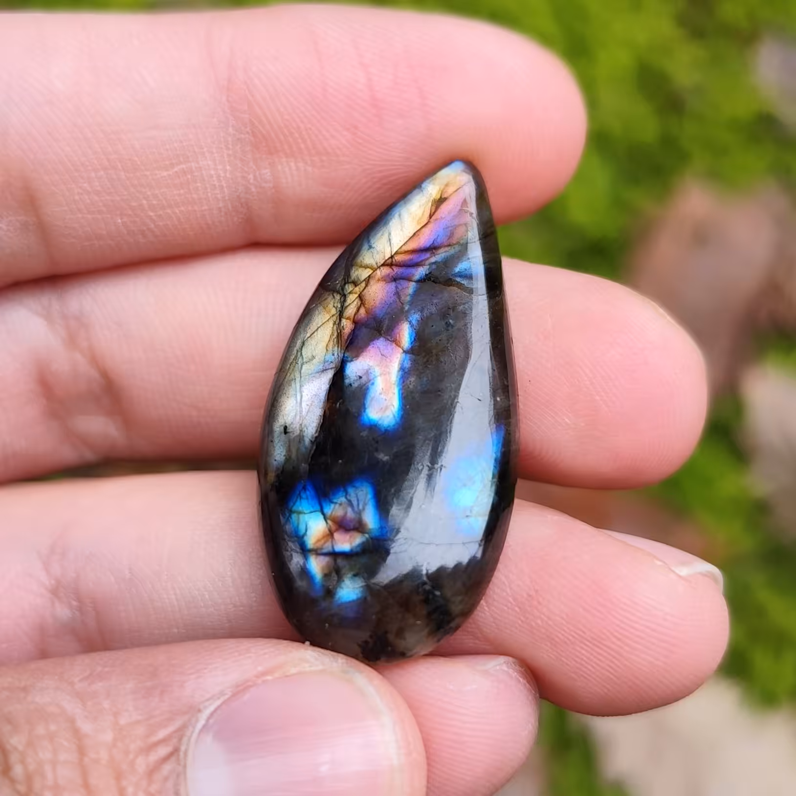 نگین سنگ لابرادوریت بنفش رنگین کمانی کمیاب کد 186