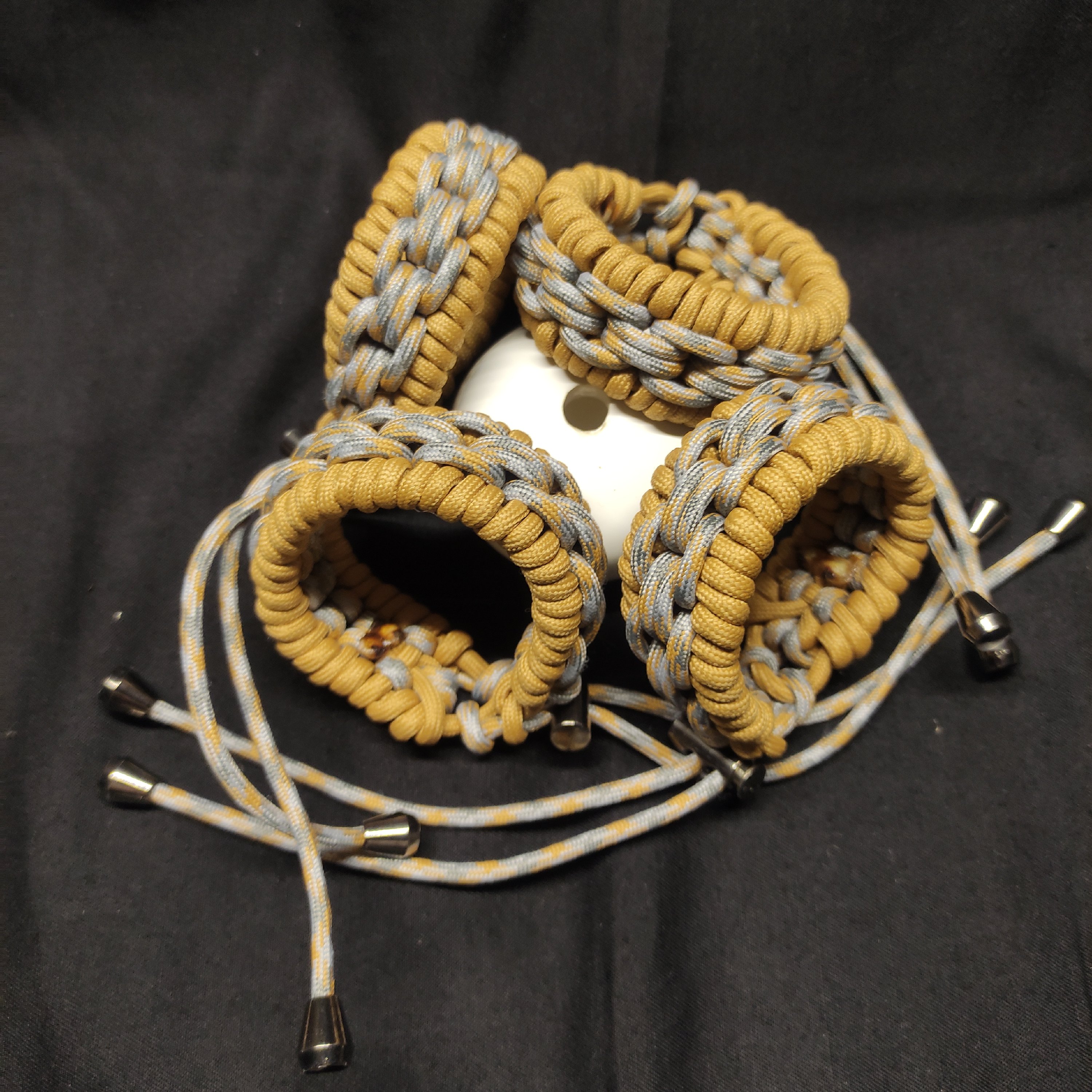 دستبند پاراکورد