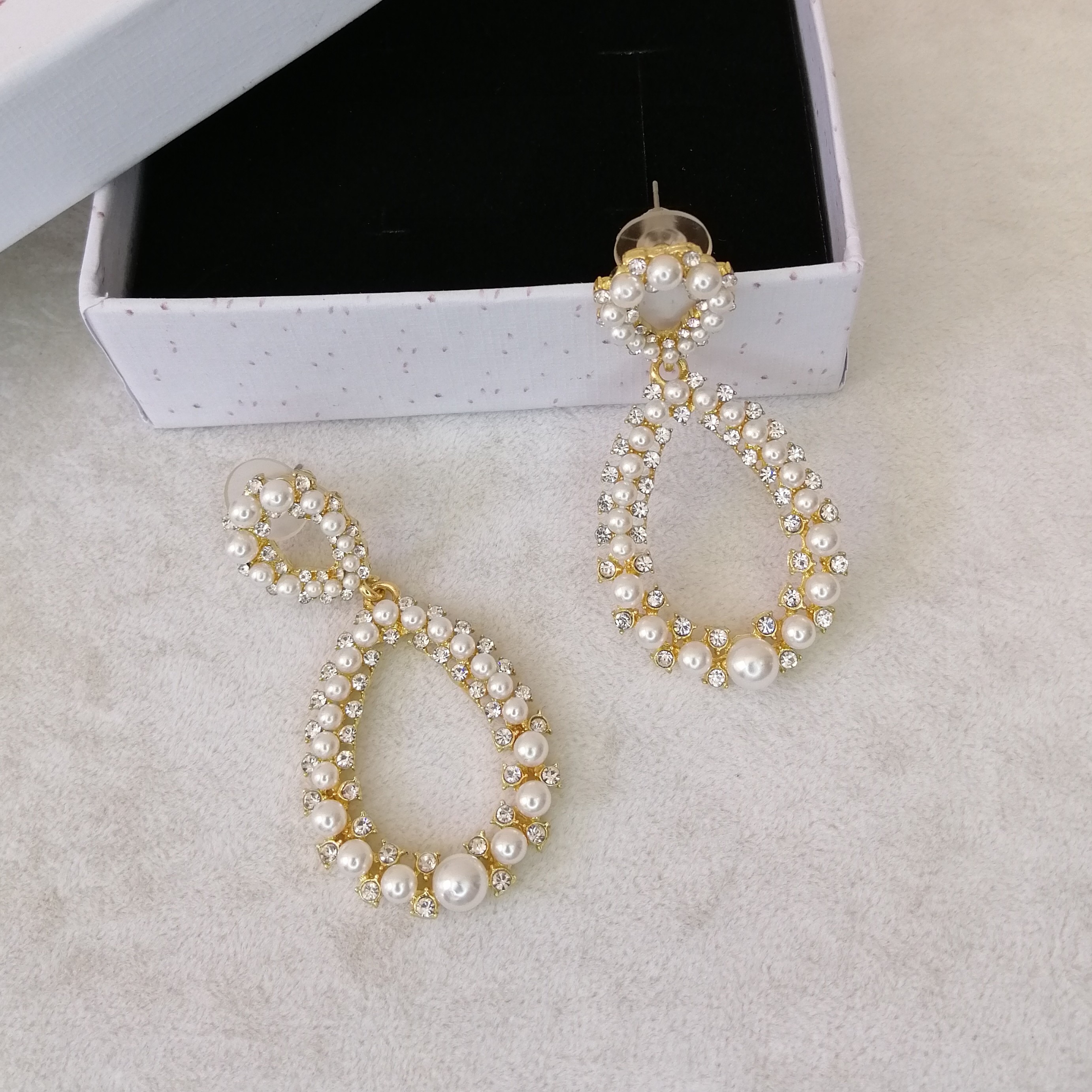 گوشواره اشکی