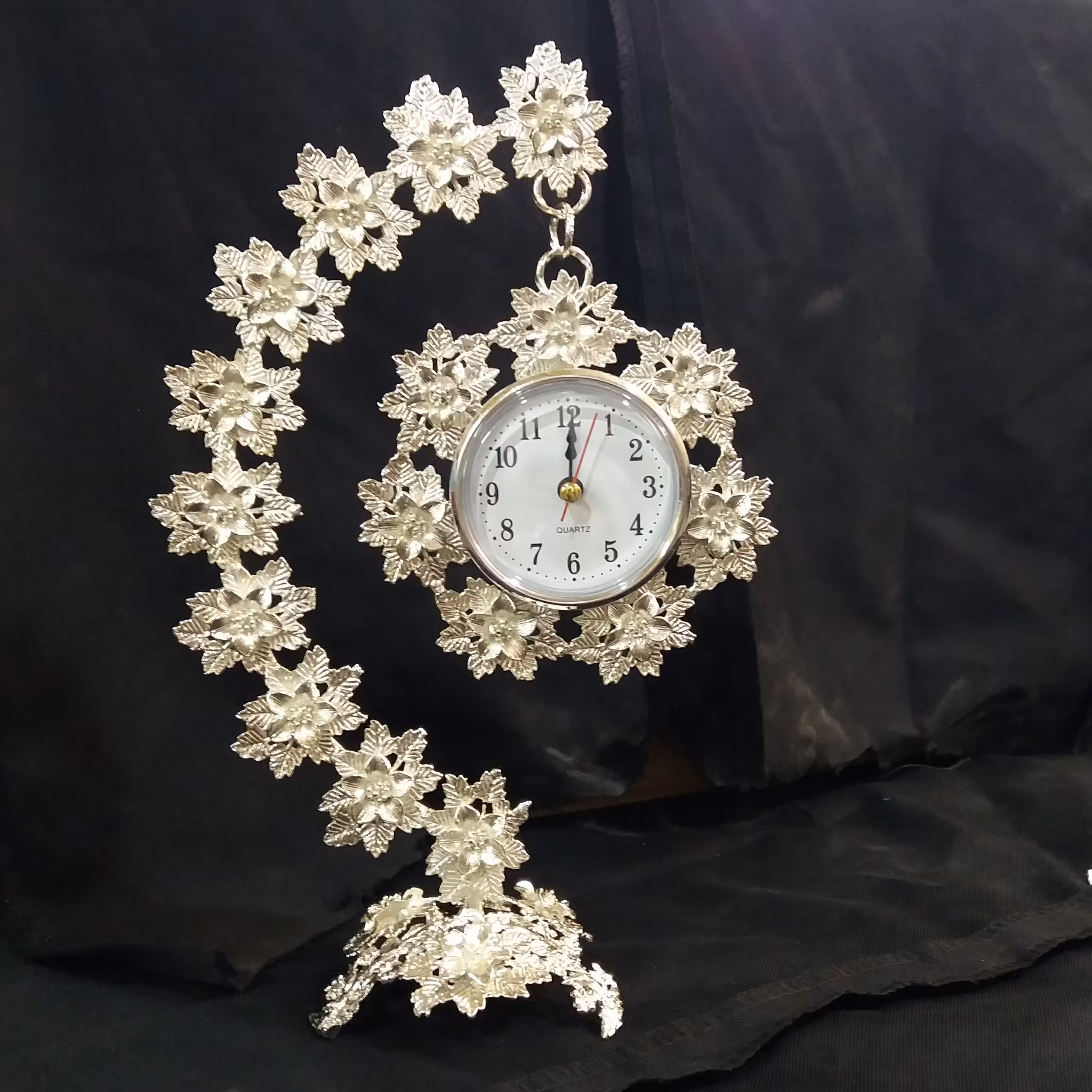 ساعت رومیزی نیم حلال افتابگردان برنجی با آبکاری نقره