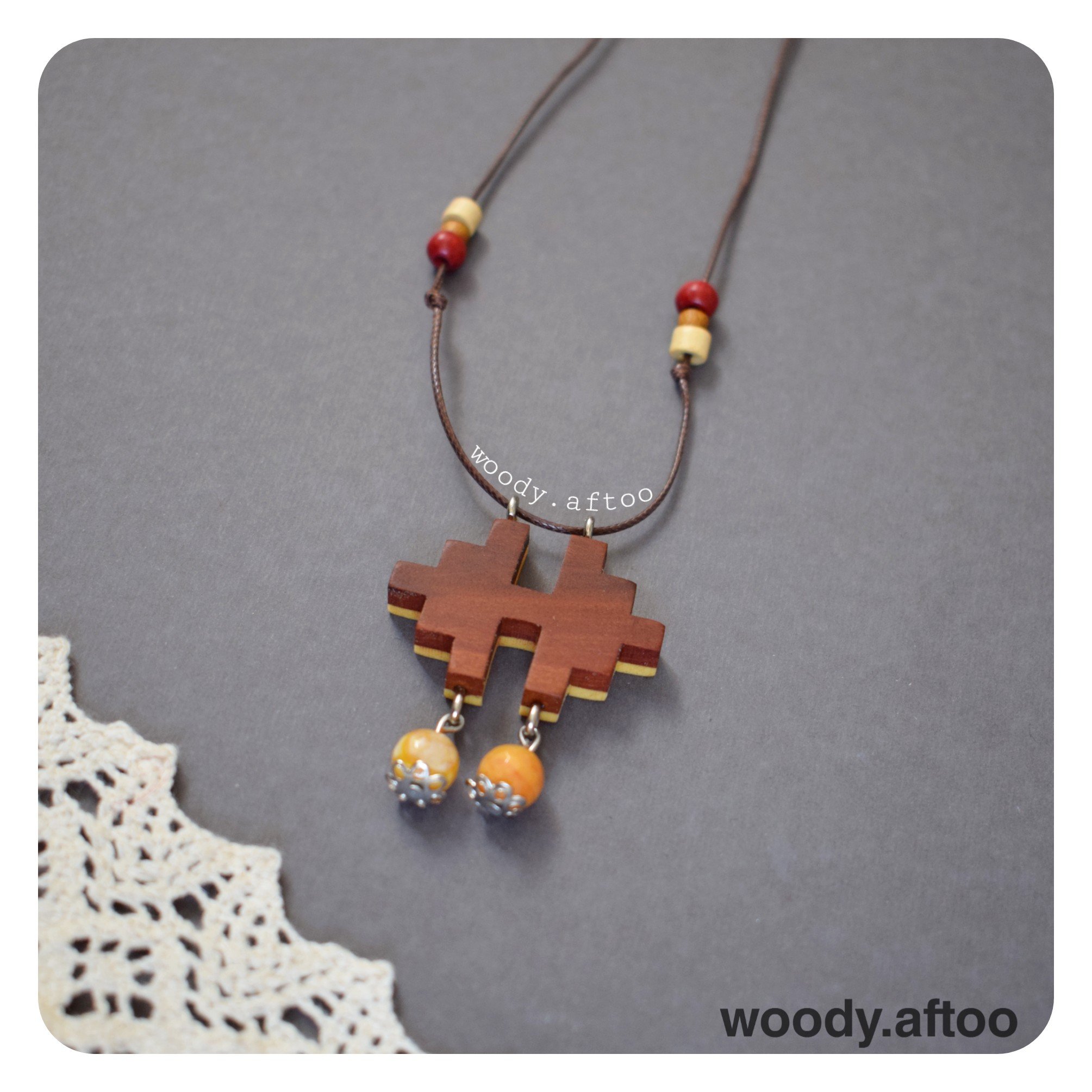 گردنبند چوبی نقش گلیم کد 14