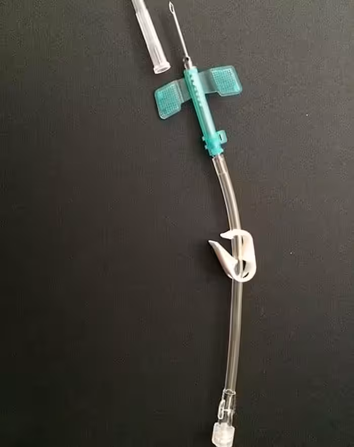 سوزن فیستولا گردان وریدی سوپا