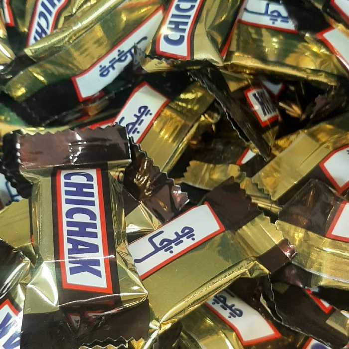 شکلات کاکائویی چیچک طلایی  آجیل و خشکبار بادامک 