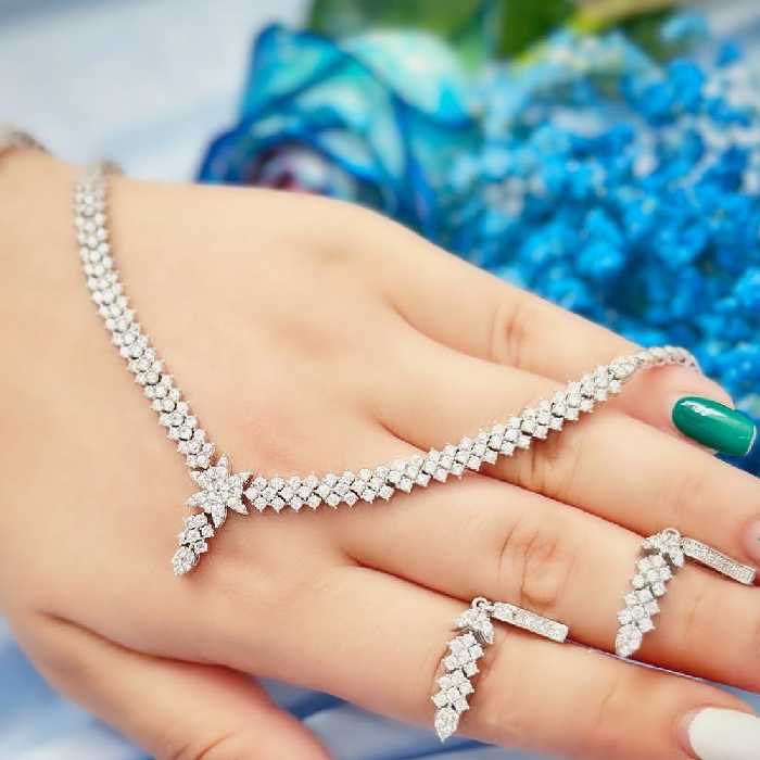 سرویس نقره 925 روکش طلا سفید  قالب طلا  همراه با فاکتور سر برگ دار