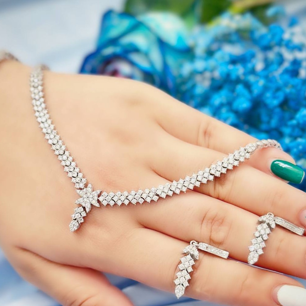 سرویس نقره 925 روکش طلا سفید  قالب طلا  همراه با فاکتور سر برگ دار