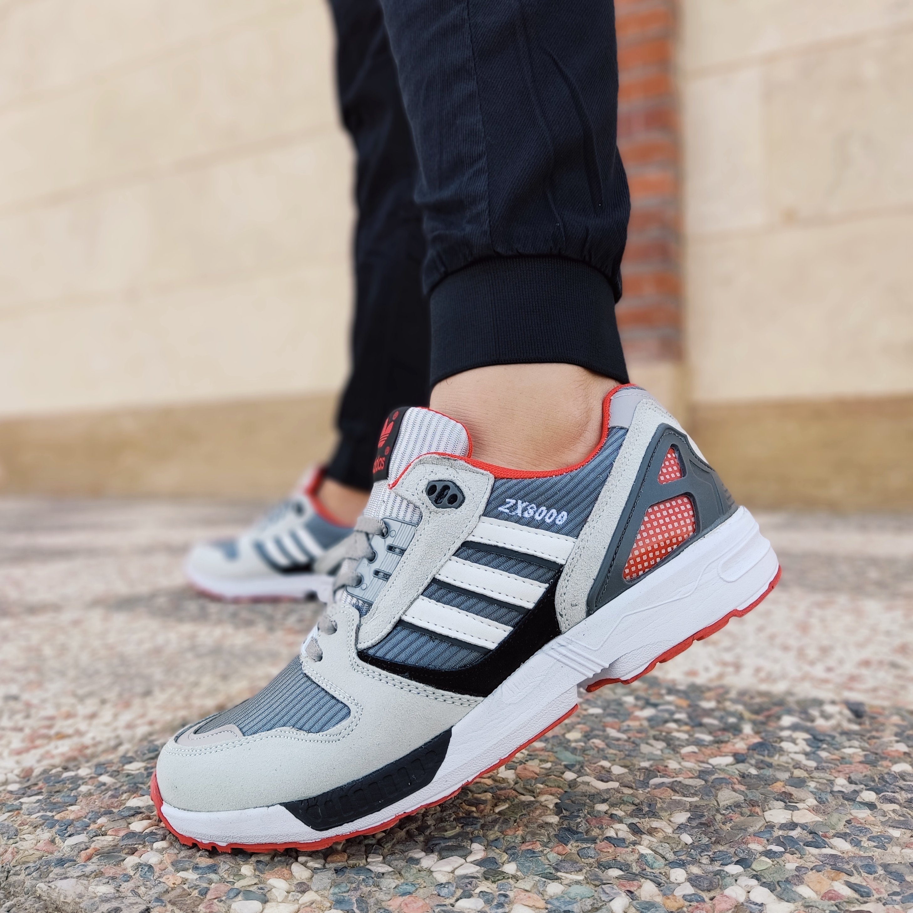 کتونی حراجی آدیداس زدیکس 8000 سایز 40