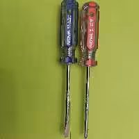 پیچ گوشتی نووا در بسته های دو عددی یک عدد دوسو یک عدد چهارسو محصول فروشگاه وهاب زاده