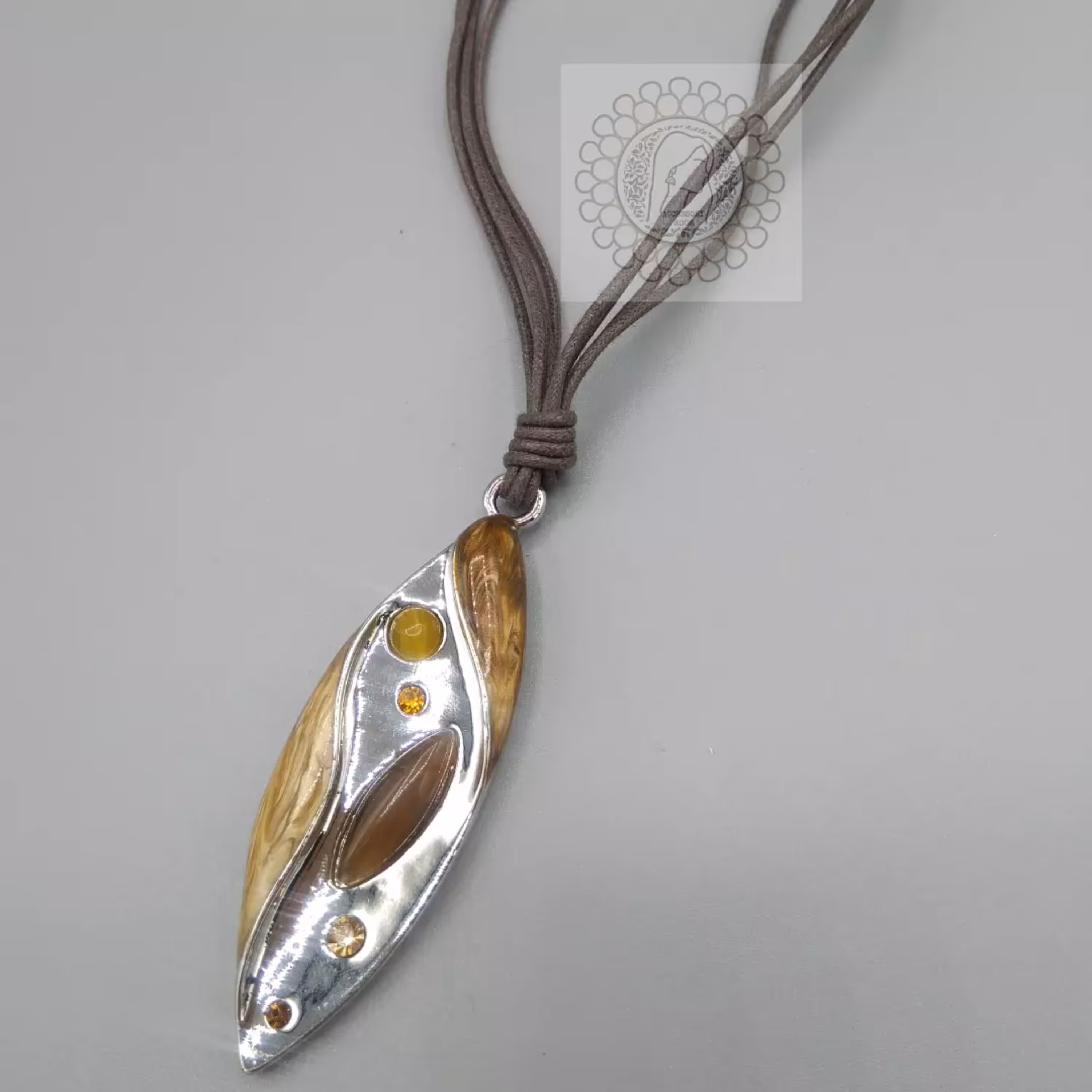 گردنبند نگین خردلی