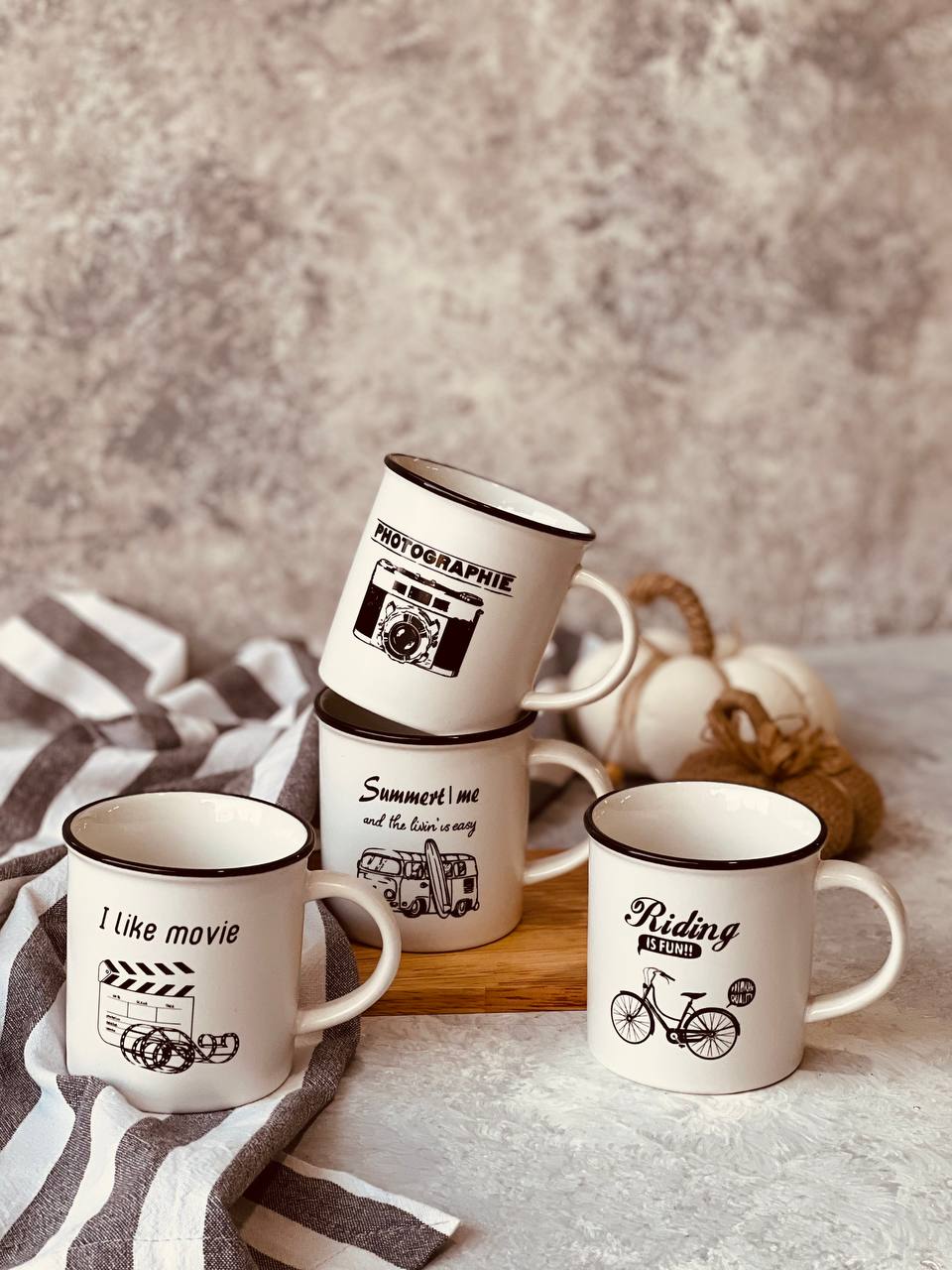 ماگ سفید و مشکی مینیمال