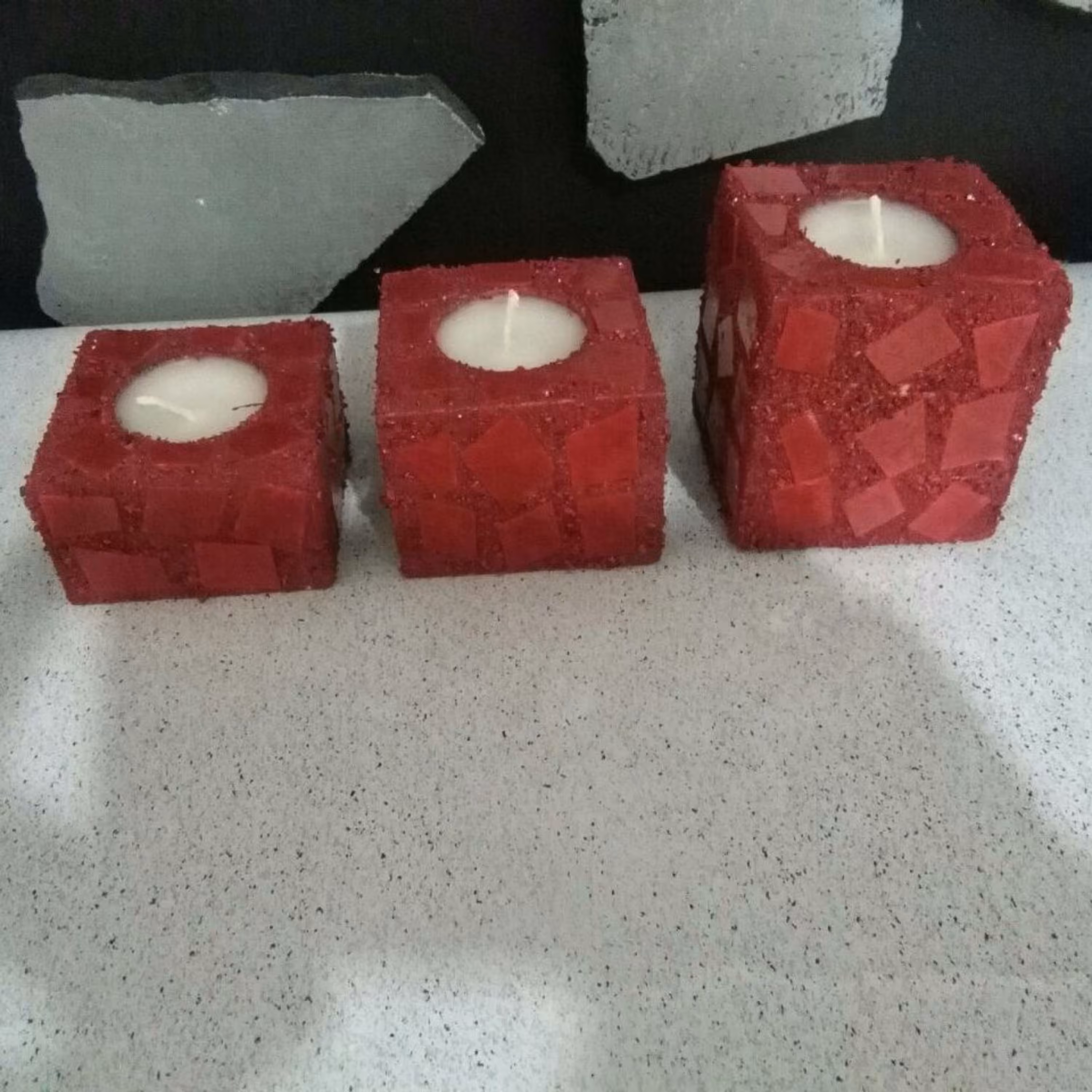 جاشمعی چوبی (قرمز ) تزئین شده با شیشه مصنوعی