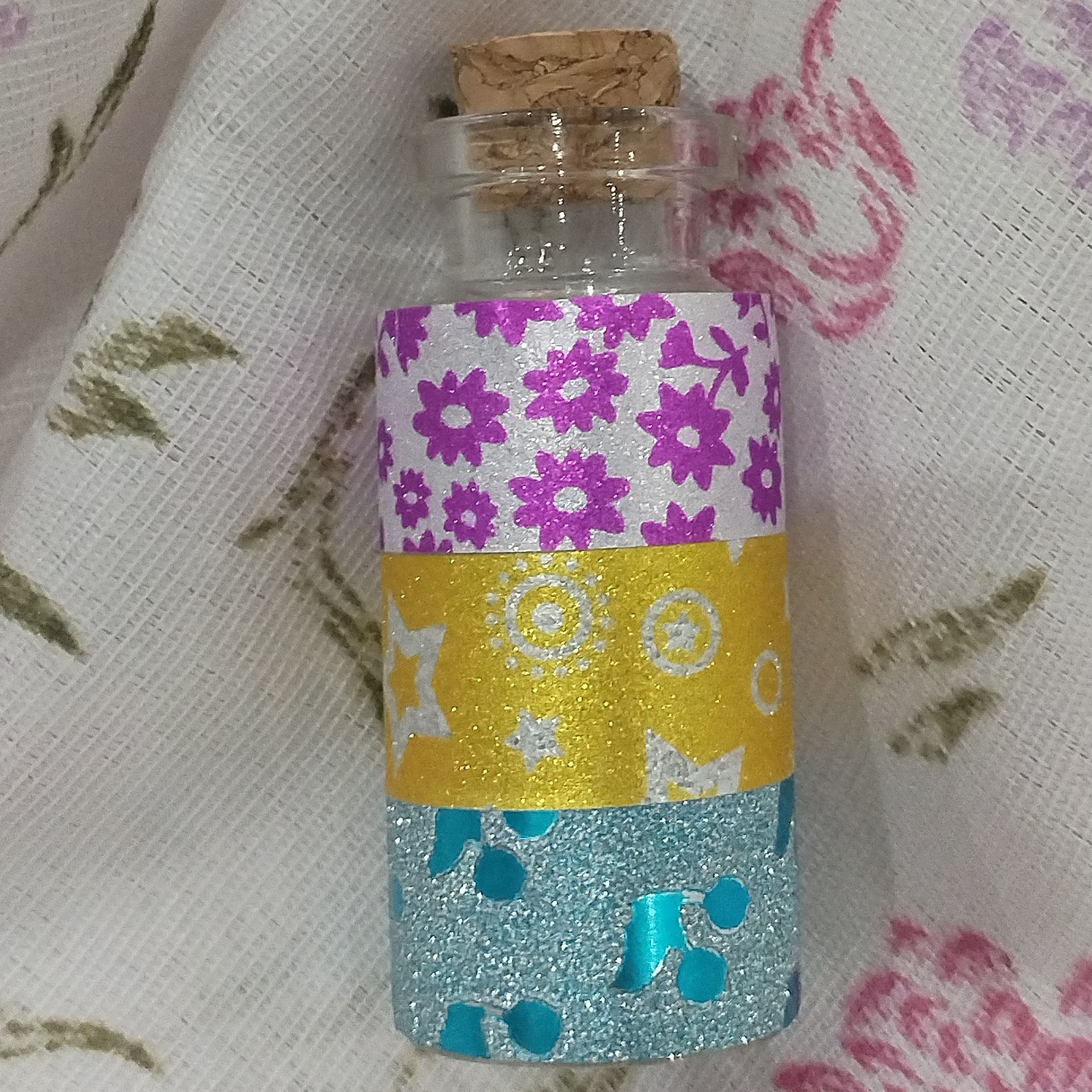 گیفت مدرسه گیفت مهدکودک گیفت رنگی کار با شیشه و چسب رنگی در طرح های متفاوت