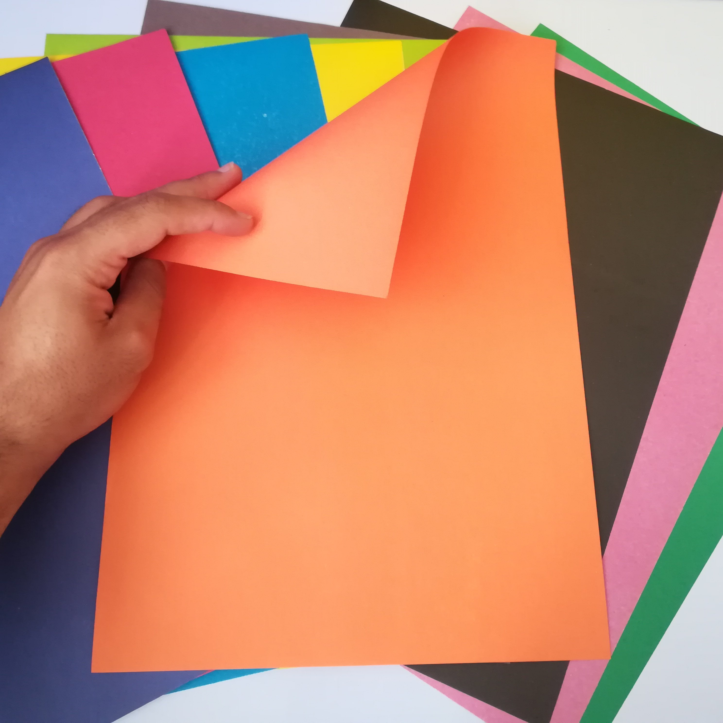 مقوا رنگی دو رو 10 رنگ سایز B4