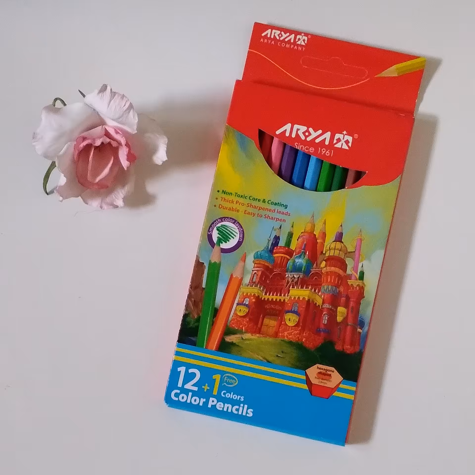 مداد رنگی 12 رنگ اریا جعبه مقوایی طرح قلعه