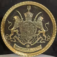 دیوارکوب قلمزنی برنجی بشقاب قلم زنی برنج سینی دکوری تزیینی جهیزیه هدیه کادو خاص