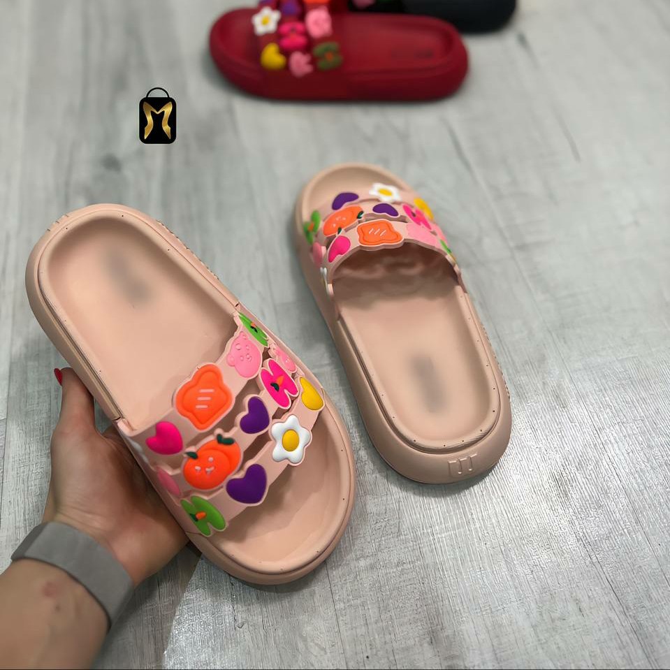دمپایی زنانه فانتزی استیکردار کد 4411