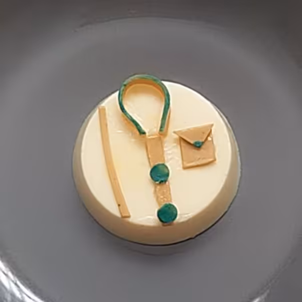 صابون دستساز سفید آب مدل پیراهن مردانه