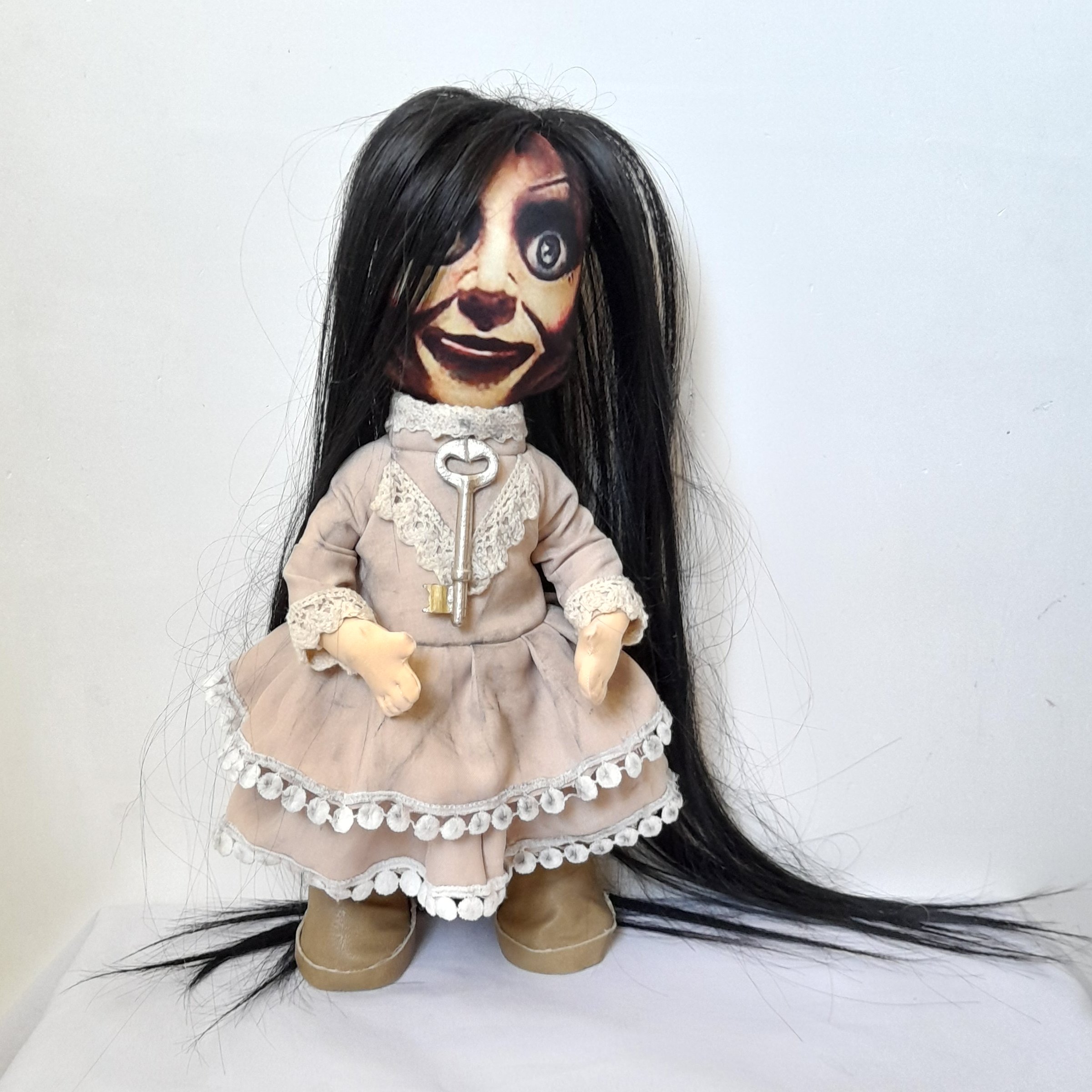 عروسک آنابل