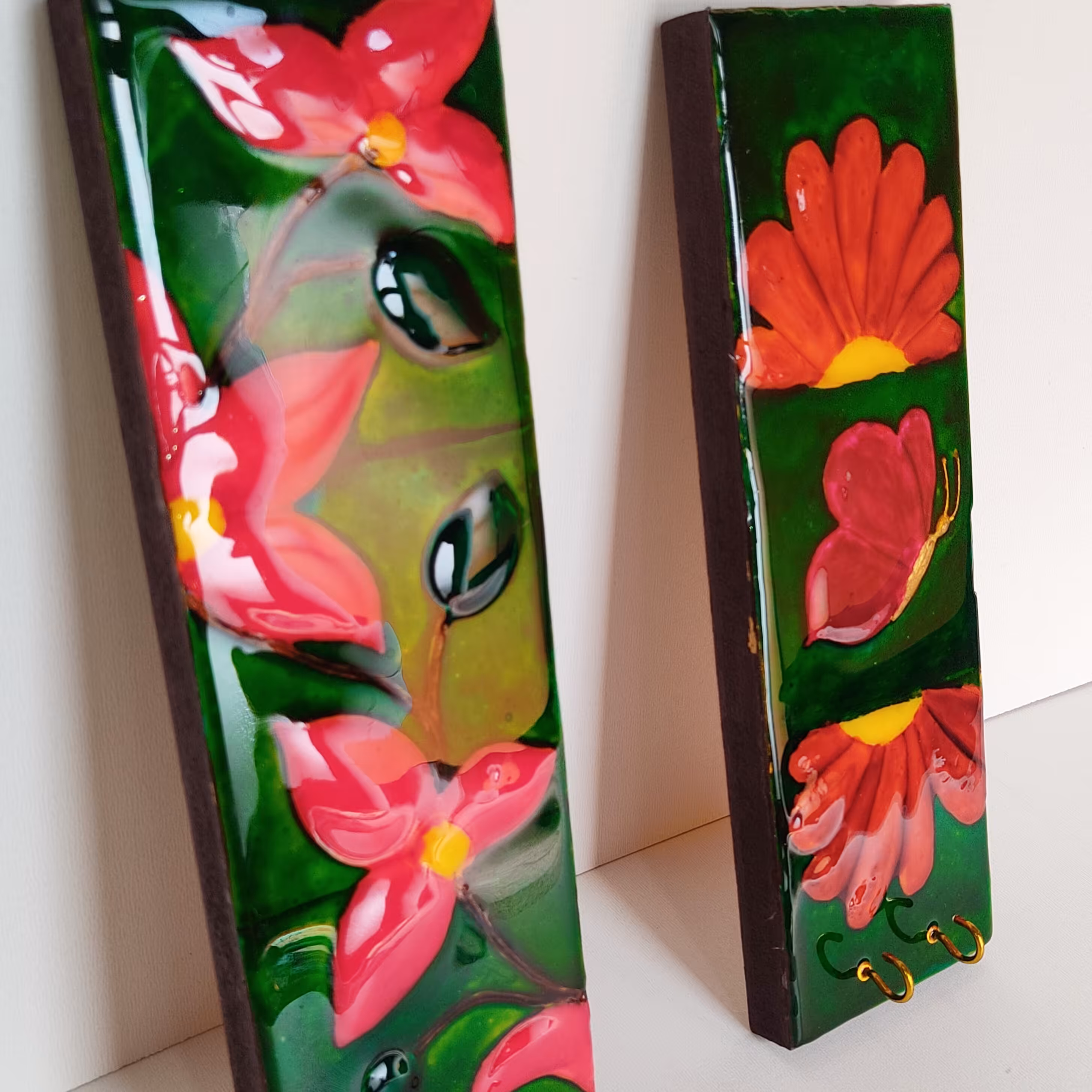 جاکلیدی دیواری نماکاشی ساخته شده از کاشی و چوب و رزین