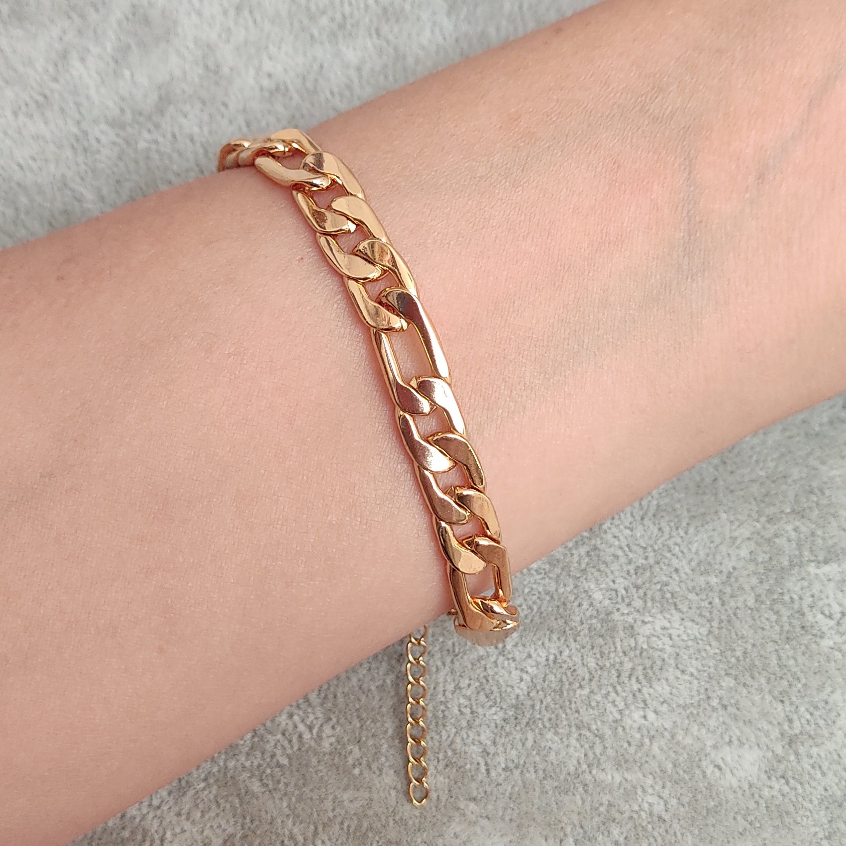 دستبند کارتیر  زنانه  و دخترانه جدید استیل رنگ ثابت طلایی طبیعی 