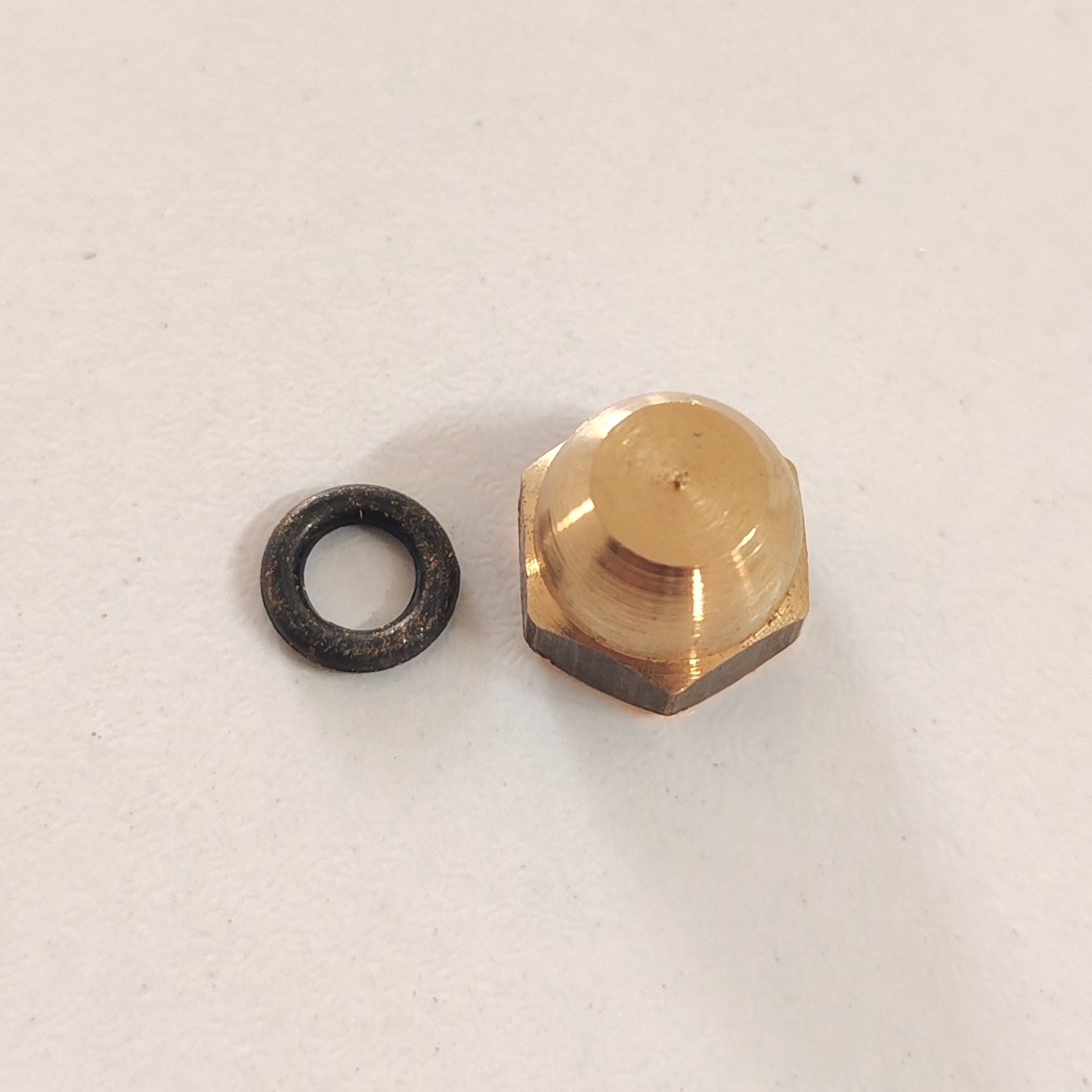 والف برنجی هواگیری ترموستات پژو اورینگ دار (1عدد)