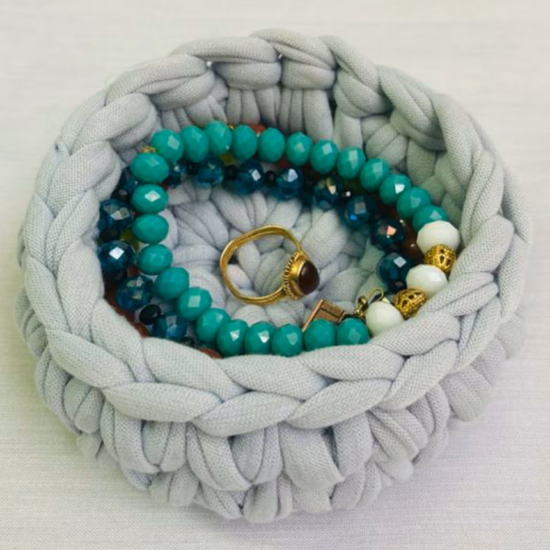 سبد زیورآلات تریکو