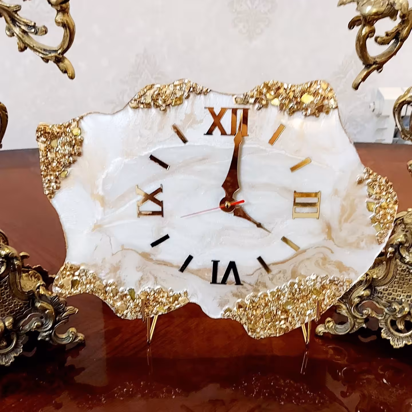 ساعت رومیزی*