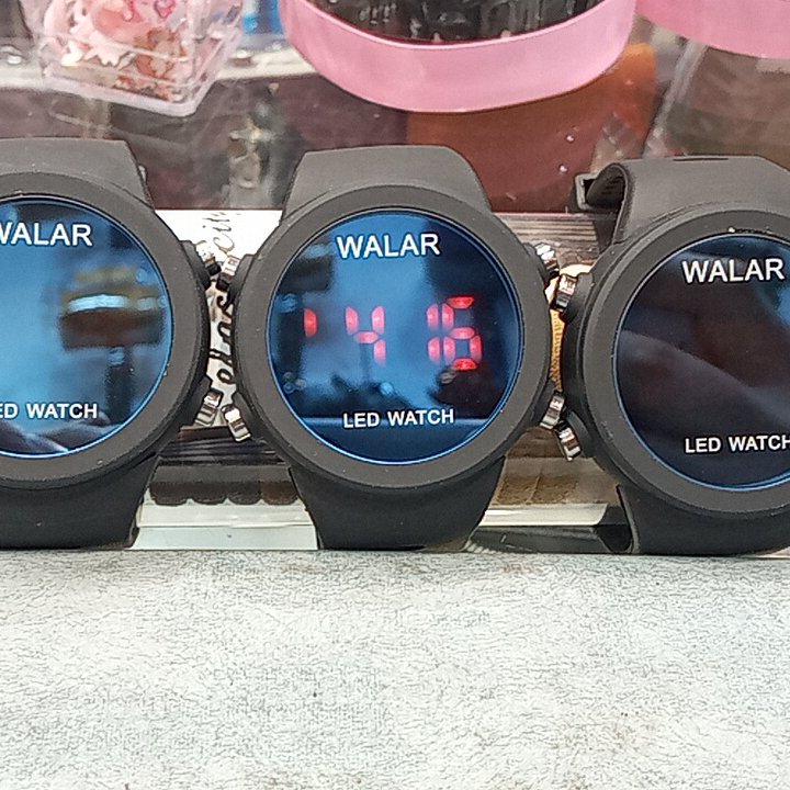 ساعت ال ای دی 