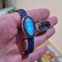 ست دستبند چرم و انگشتر نقره با نگین لابرادوریت تلالو بالا قابل سفارش مجدد 