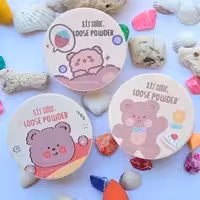 پودر فیکس تثبیت کننده فیکساتور بدون ماسیدگی نرم و لطیف کننده پوست و خوشبو طرح کیوت فانتزی تدی خرسی پینترستی همراه پد