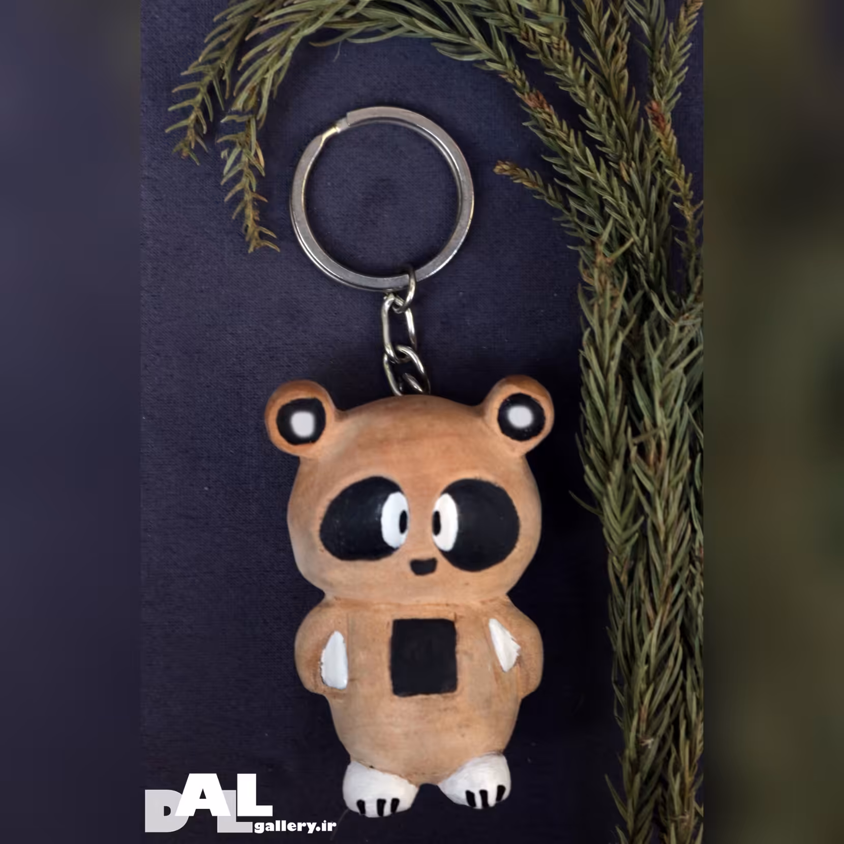 مجسمه چوبی پاندا دست ساز با لباس منبت شده 